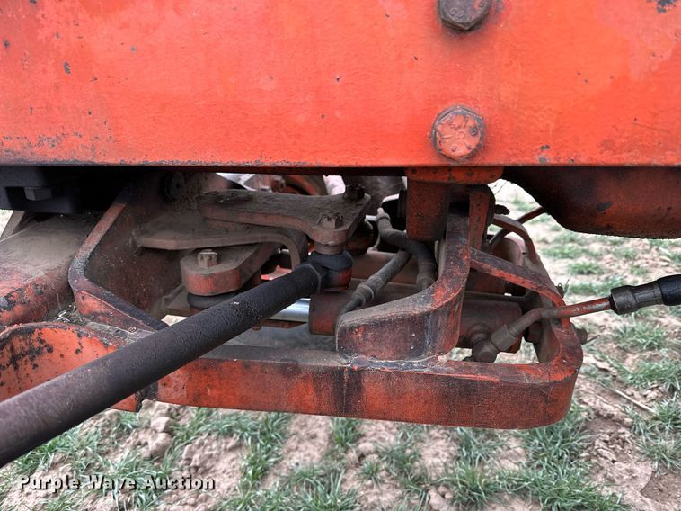 image for item LN9333 1974 Case 1370  tractor