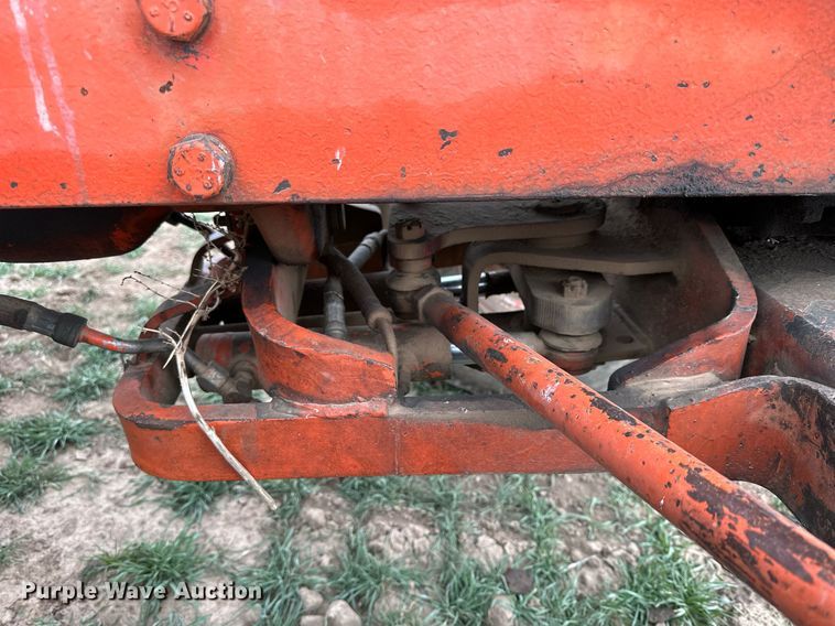 image for item LN9333 1974 Case 1370  tractor