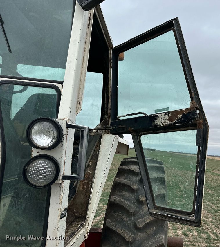 image for item LN9333 1974 Case 1370  tractor