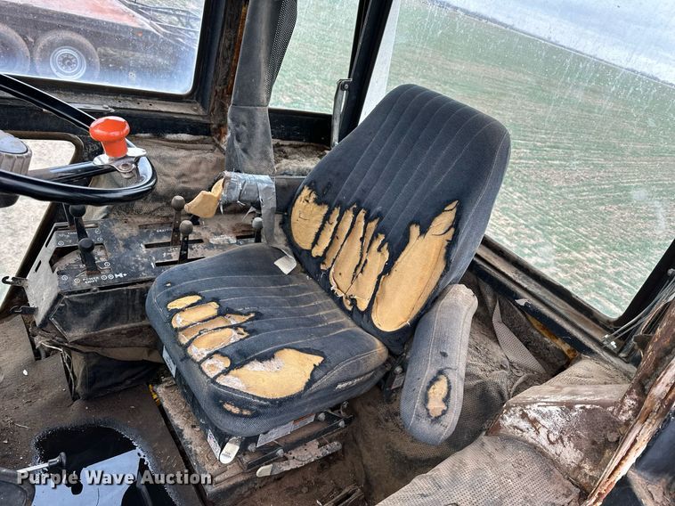 image for item LN9333 1974 Case 1370  tractor