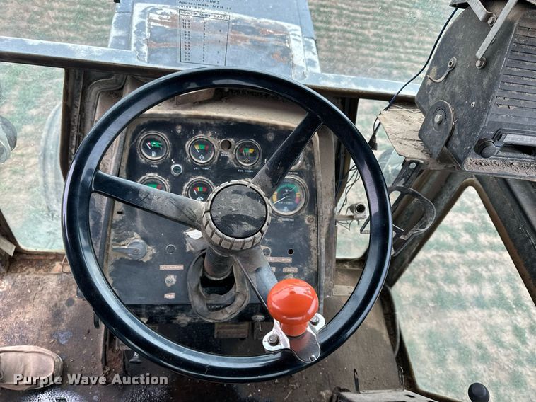 image for item LN9333 1974 Case 1370  tractor