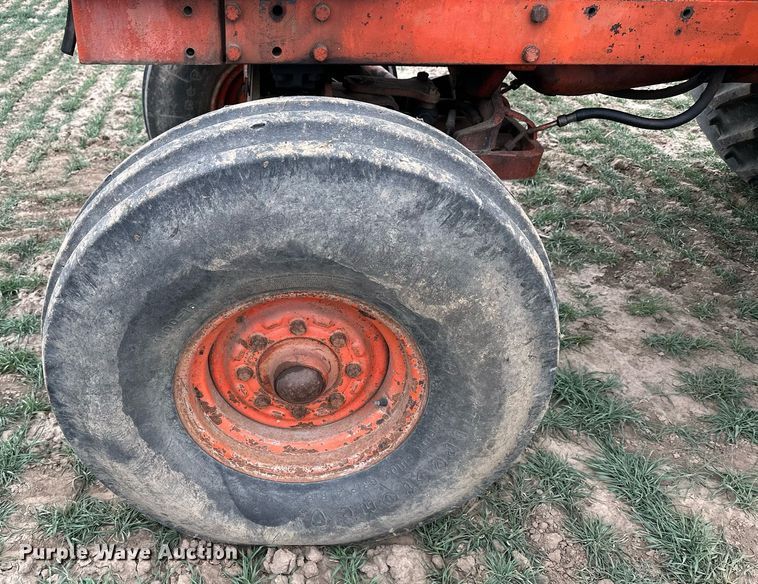 image for item LN9333 1974 Case 1370  tractor