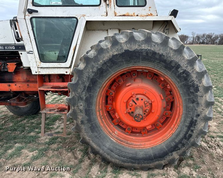 image for item LN9333 1974 Case 1370  tractor