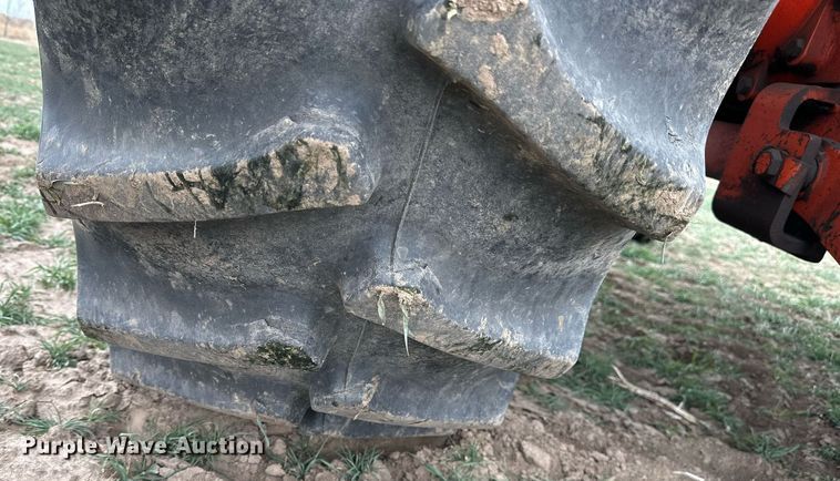 image for item LN9333 1974 Case 1370  tractor