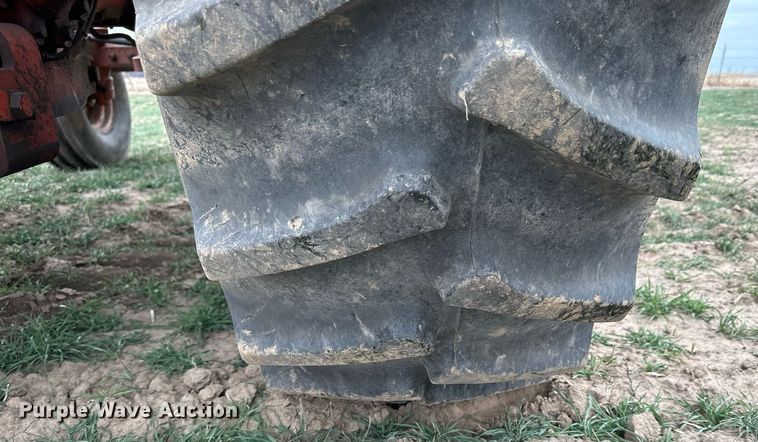 image for item LN9333 1974 Case 1370  tractor