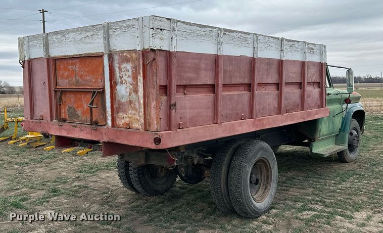 image for item LN9337 1964 Chevrolet 60  grain truck