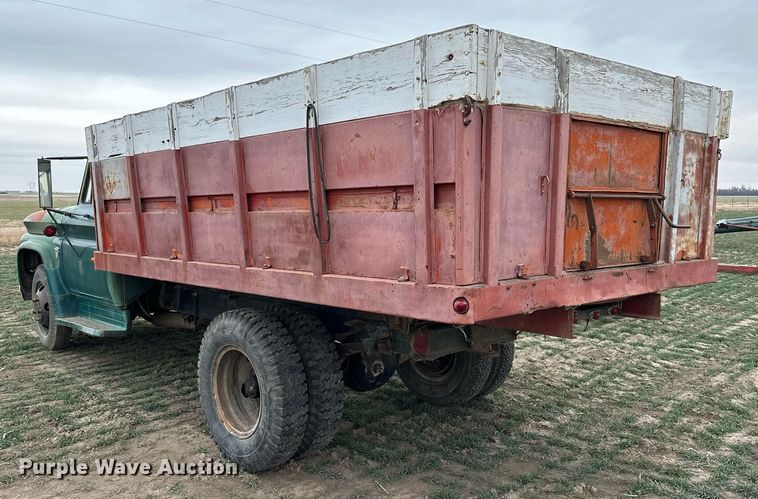 image for item LN9337 1964 Chevrolet 60  grain truck