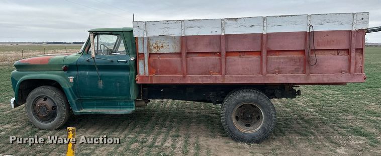 image for item LN9337 1964 Chevrolet 60  grain truck
