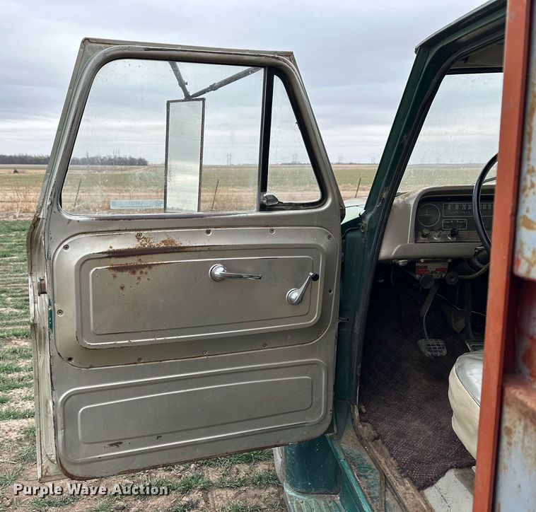 image for item LN9337 1964 Chevrolet 60  grain truck