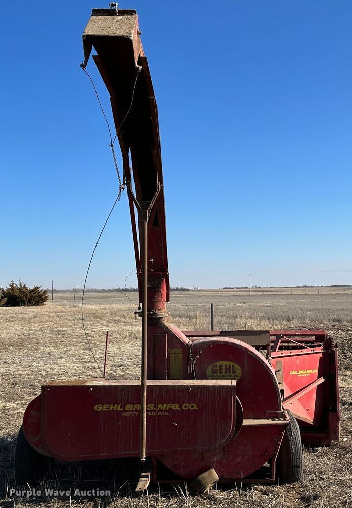 image for item LT9168 Gehl  forage harvester