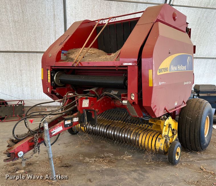image for item LT9183 New Holland BR7090 Specialty Crop  round baler