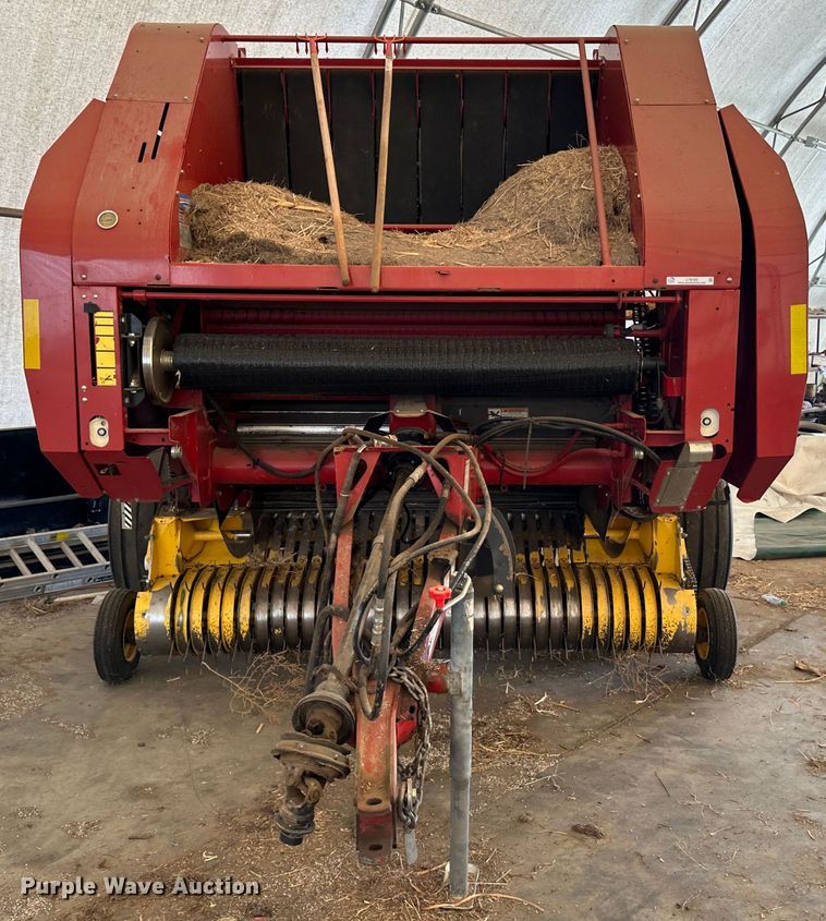 image for item LT9183 New Holland BR7090 Specialty Crop  round baler