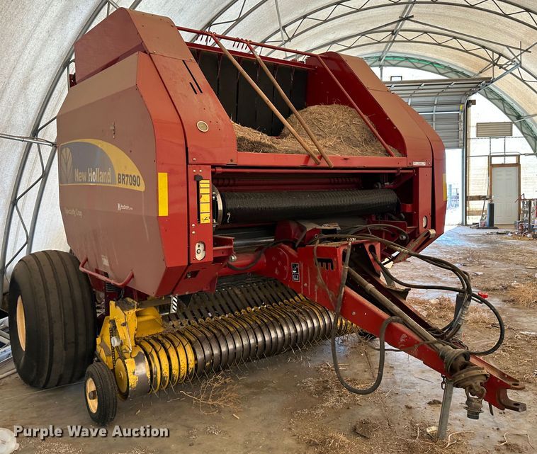 image for item LT9183 New Holland BR7090 Specialty Crop  round baler