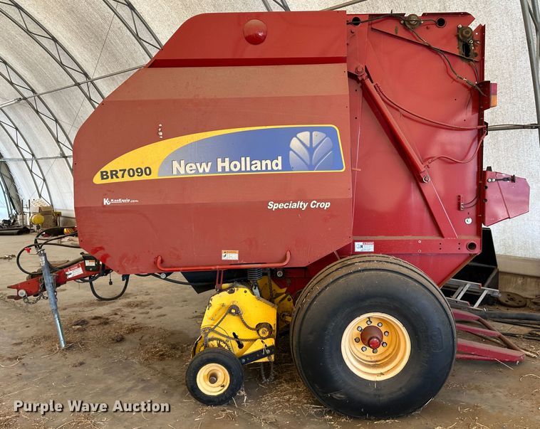 image for item LT9183 New Holland BR7090 Specialty Crop  round baler