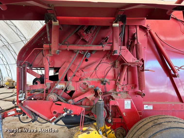 image for item LT9183 New Holland BR7090 Specialty Crop  round baler