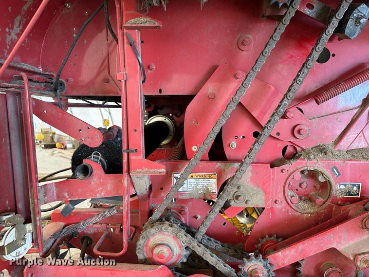 image for item LT9183 New Holland BR7090 Specialty Crop  round baler