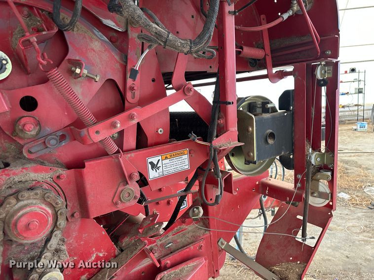 image for item LT9183 New Holland BR7090 Specialty Crop  round baler