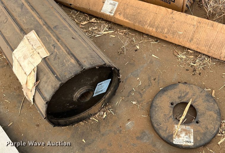 image for item LT9183 New Holland BR7090 Specialty Crop  round baler