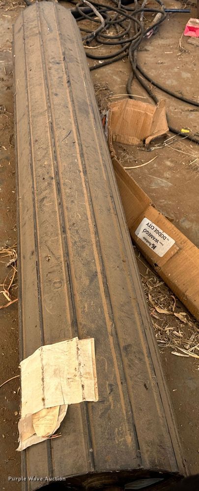 image for item LT9183 New Holland BR7090 Specialty Crop  round baler