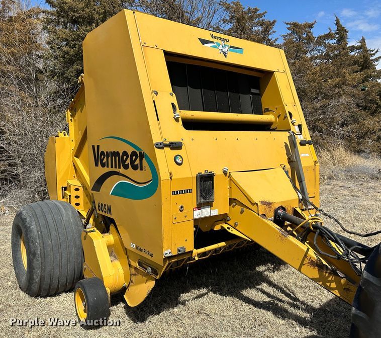 image for item LT9244 Vermeer 605M  round baler