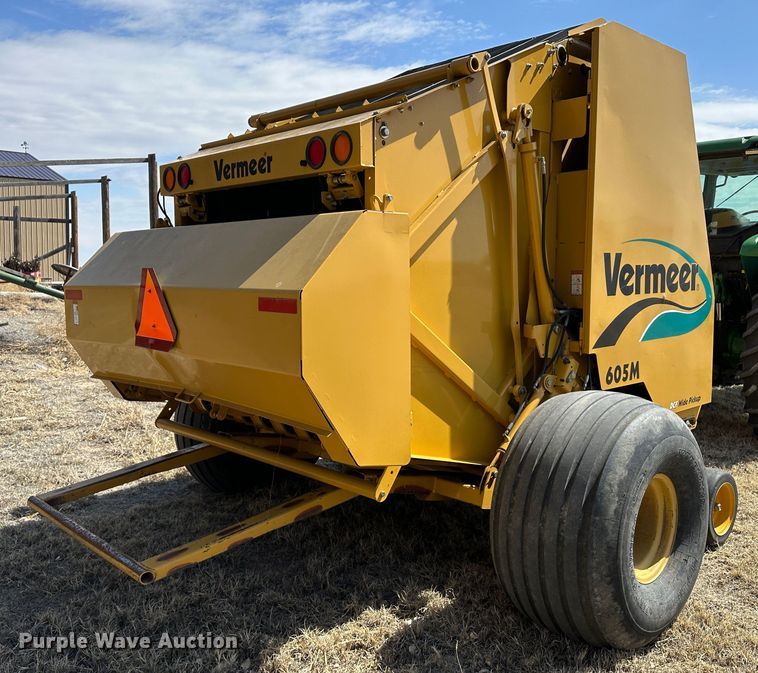 image for item LT9244 Vermeer 605M  round baler