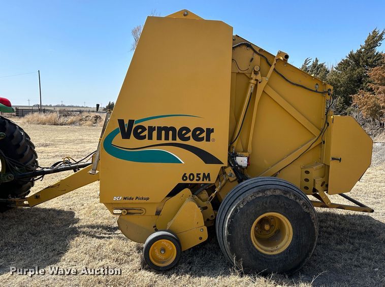 image for item LT9244 Vermeer 605M  round baler