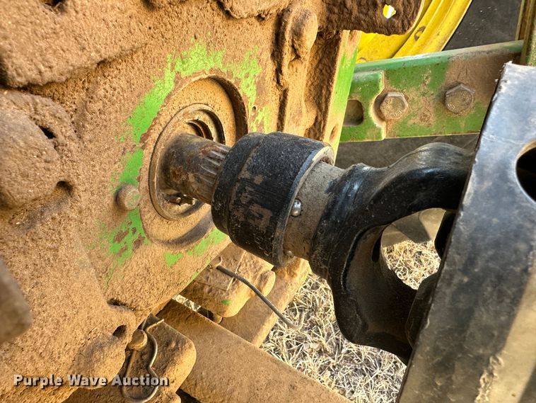 image for item LT9244 Vermeer 605M  round baler