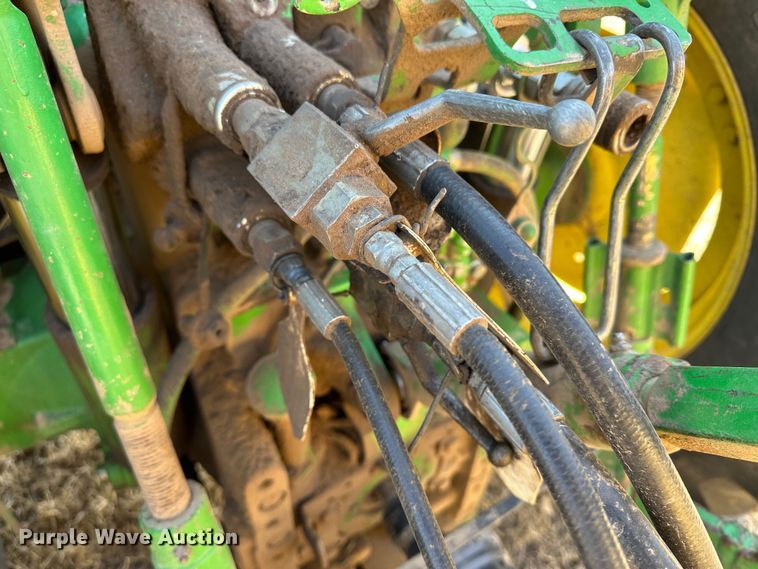 image for item LT9244 Vermeer 605M  round baler