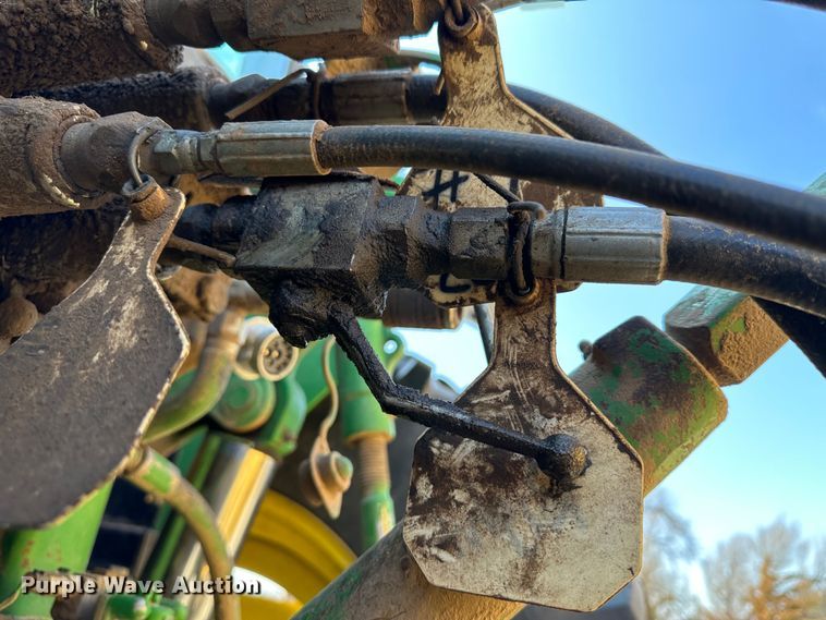 image for item LT9244 Vermeer 605M  round baler