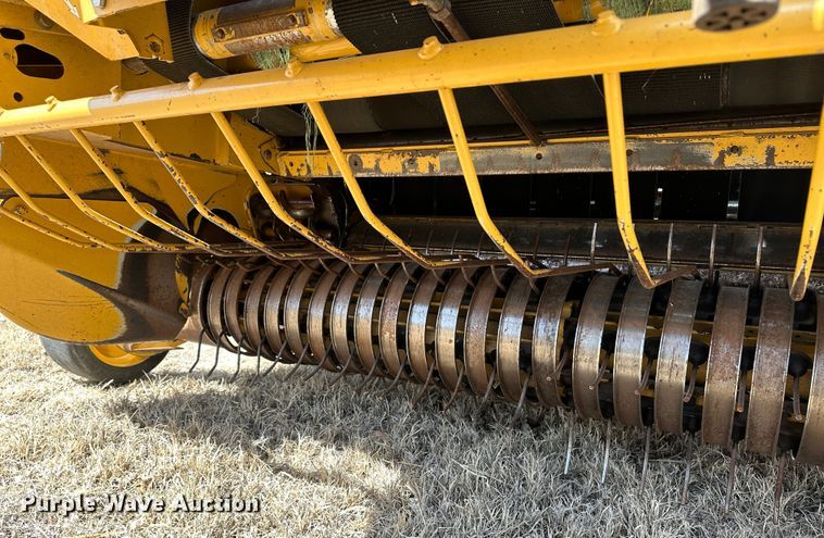 image for item LT9244 Vermeer 605M  round baler