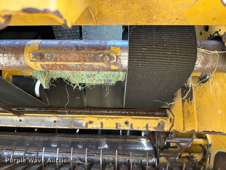 image for item LT9244 Vermeer 605M  round baler