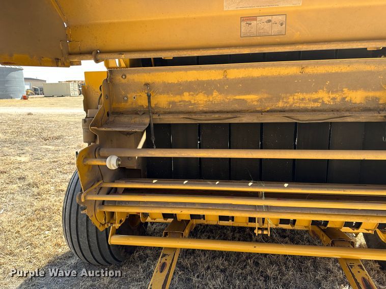 image for item LT9244 Vermeer 605M  round baler