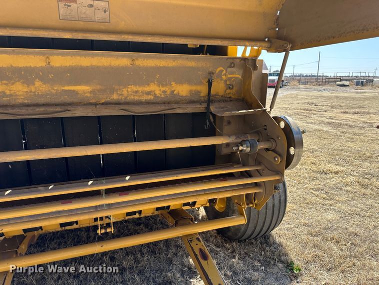 image for item LT9244 Vermeer 605M  round baler