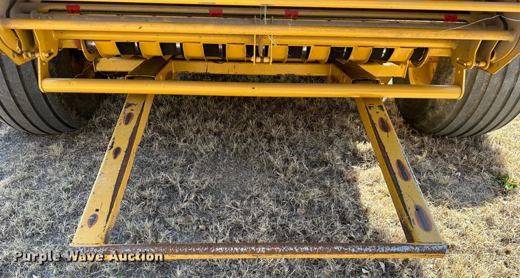 image for item LT9244 Vermeer 605M  round baler