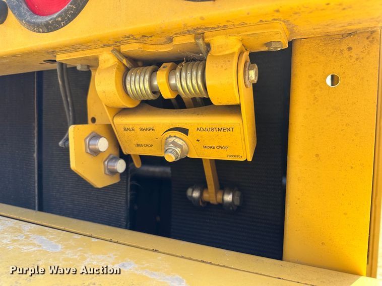 image for item LT9244 Vermeer 605M  round baler