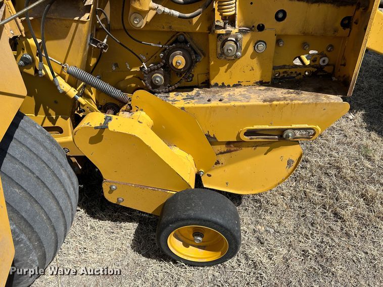 image for item LT9244 Vermeer 605M  round baler