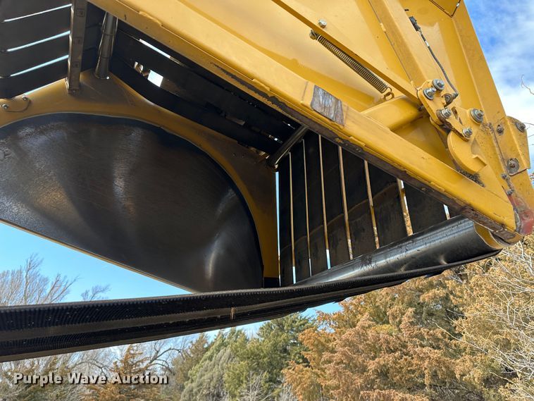 image for item LT9244 Vermeer 605M  round baler