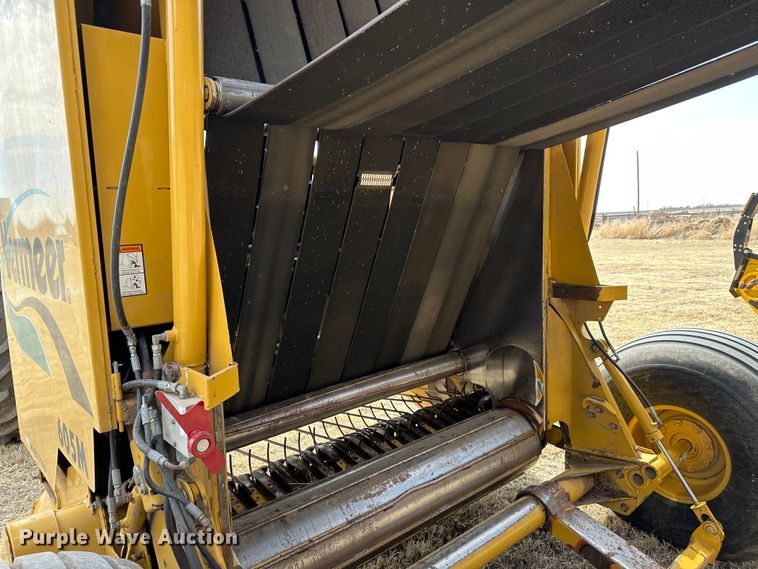 image for item LT9244 Vermeer 605M  round baler