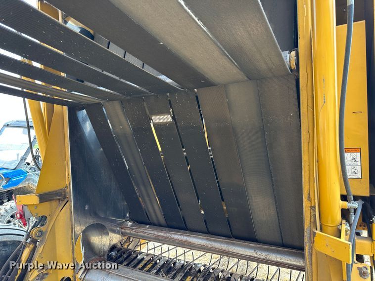 image for item LT9244 Vermeer 605M  round baler