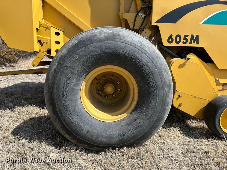 image for item LT9244 Vermeer 605M  round baler