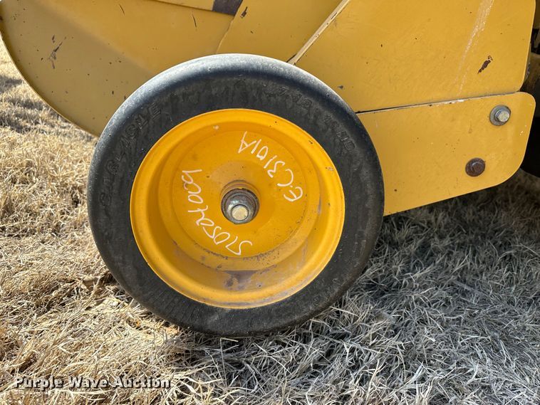 image for item LT9244 Vermeer 605M  round baler