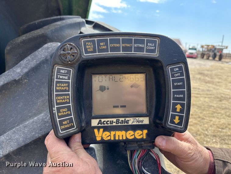 image for item LT9244 Vermeer 605M  round baler