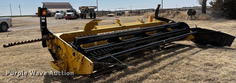 image for item LT9245 2014 New Holland 18HS  windrower header