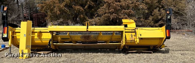 image for item LT9245 2014 New Holland 18HS  windrower header