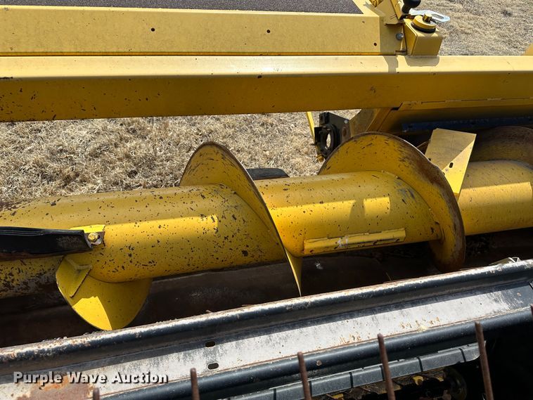 image for item LT9245 2014 New Holland 18HS  windrower header