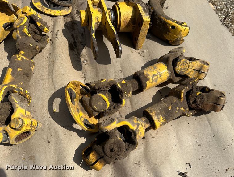 image for item LT9245 2014 New Holland 18HS  windrower header