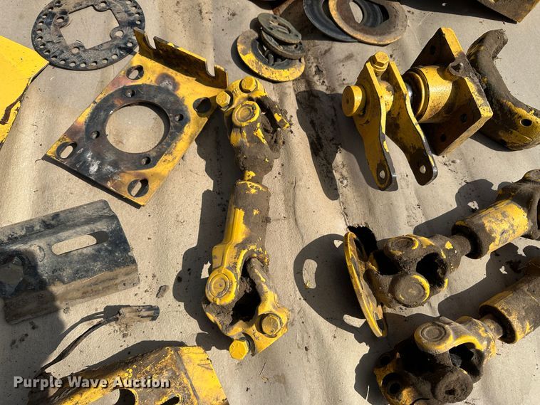 image for item LT9245 2014 New Holland 18HS  windrower header