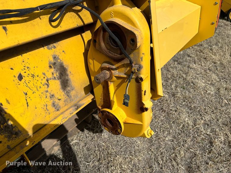 image for item LT9245 2014 New Holland 18HS  windrower header