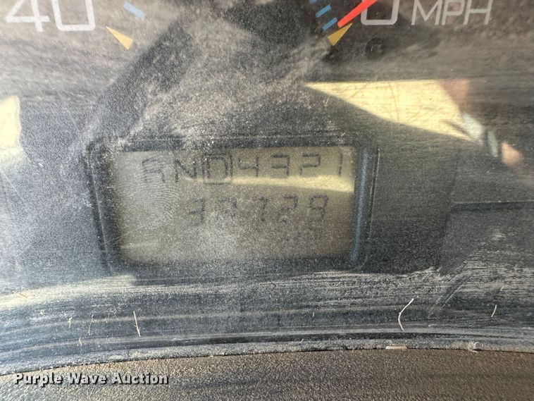 image for item LT9258 2007 International 7400  feed mixer truck