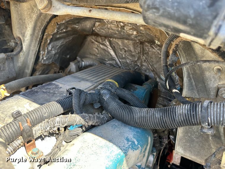 image for item LT9258 2007 International 7400  feed mixer truck